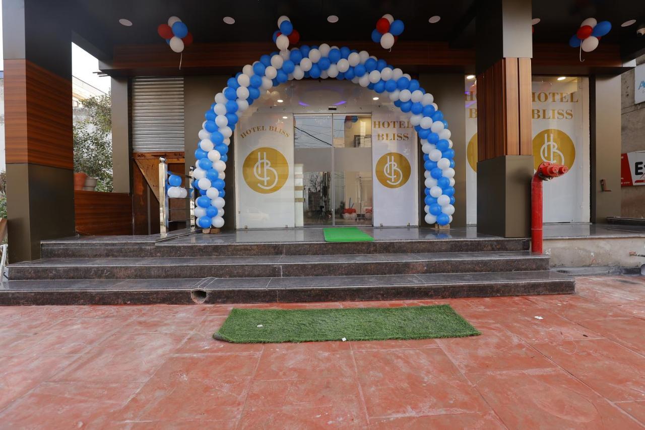 Hotel Bliss Zirakpur Exterior photo